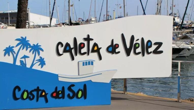 Maravilloso Apartamento En Primera Linea De Playa Con Vistas Al Mar En Caleta De Velez 2 D Exterior photo